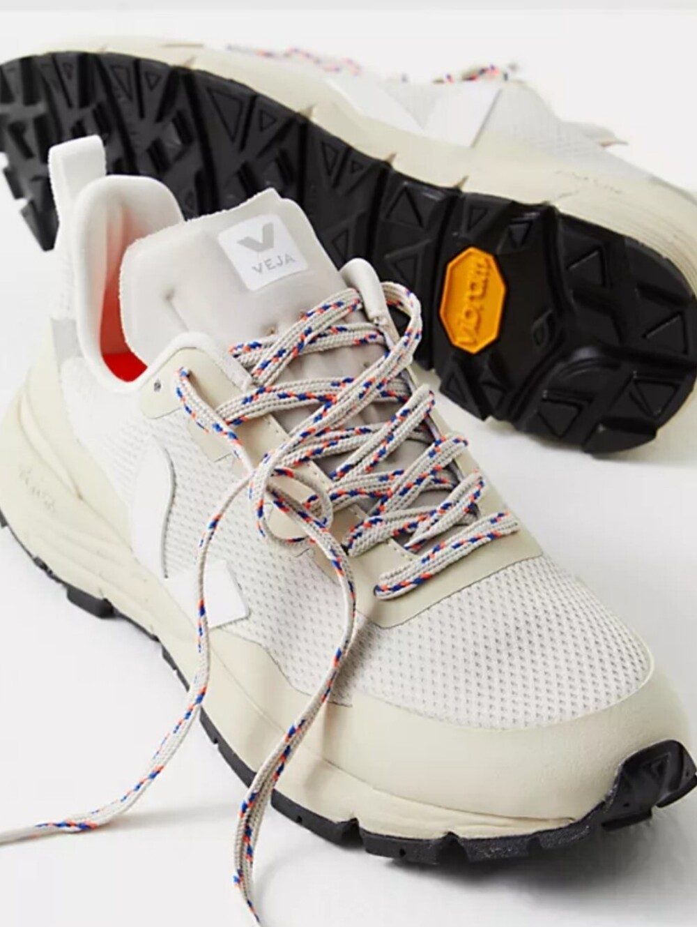 Veja Dekkan Sneakers